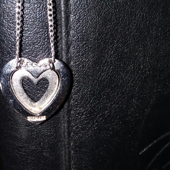  Pure Sterling Silver & Black Heart Pendant - Picture 6 of 7